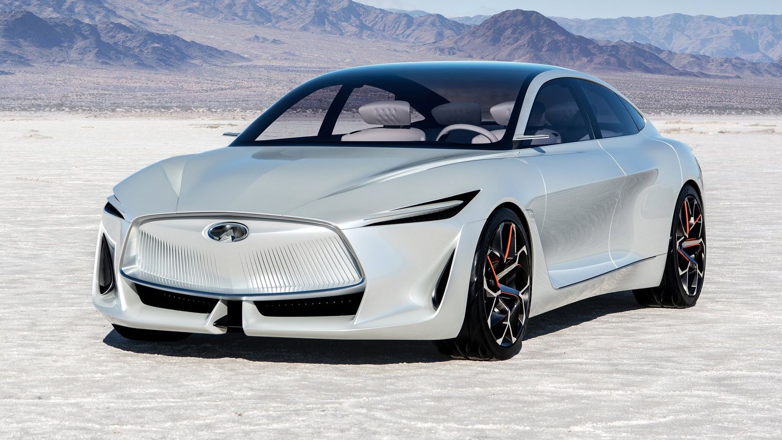 Μετά από μια σειρά προωθητικών κινήσεων, αποκαλύφθηκε στην έκθεση του Ντιτρόιτ το πρωτότυπο Infiniti Q Inspiration, ένα μεσαίων διαστάσεων concept που