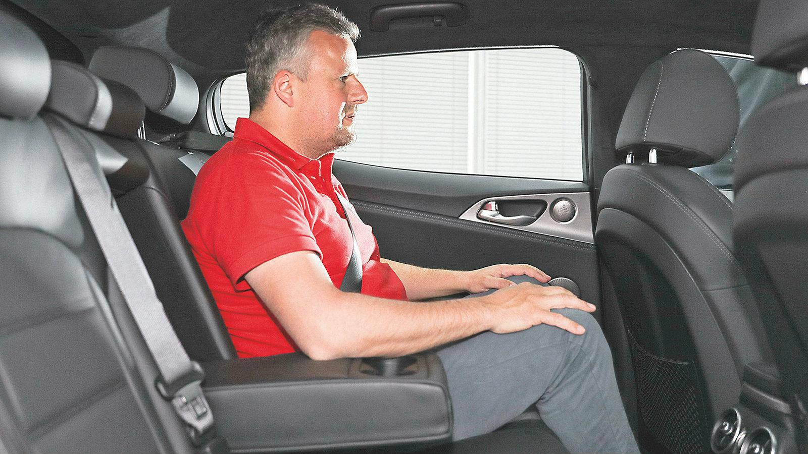 Οδηγούμε τα 370 άλογα του νέου Kia Stinger