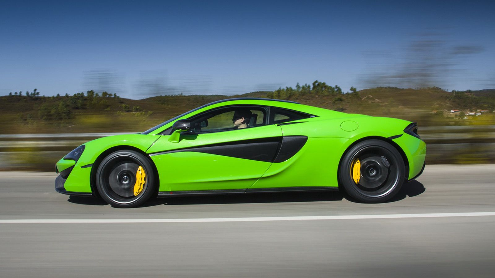 Θα έχει υβριδικό μηχανικό σύνολο και συστήματα αυτόνομης οδήγησης.