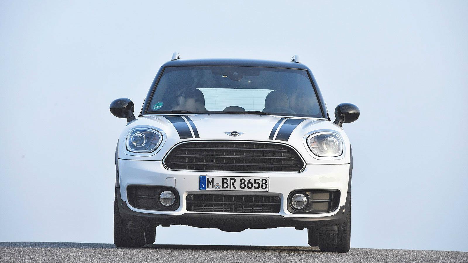 Κλασικό ΜΙΝΙ με παιχνιδιάρικη εμφάνιση