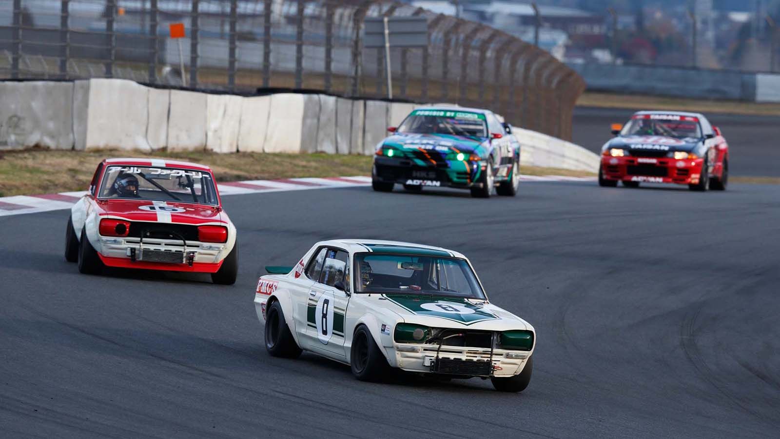 Αυτοκίνητα ράλι από το 1950 έως το 1980, πρωτότυπα αυτοκίνητα από τη δεκαετία του 1990, σημερινά μοντέλα GT καθώς και η Formula E, είναι μερικά από τα