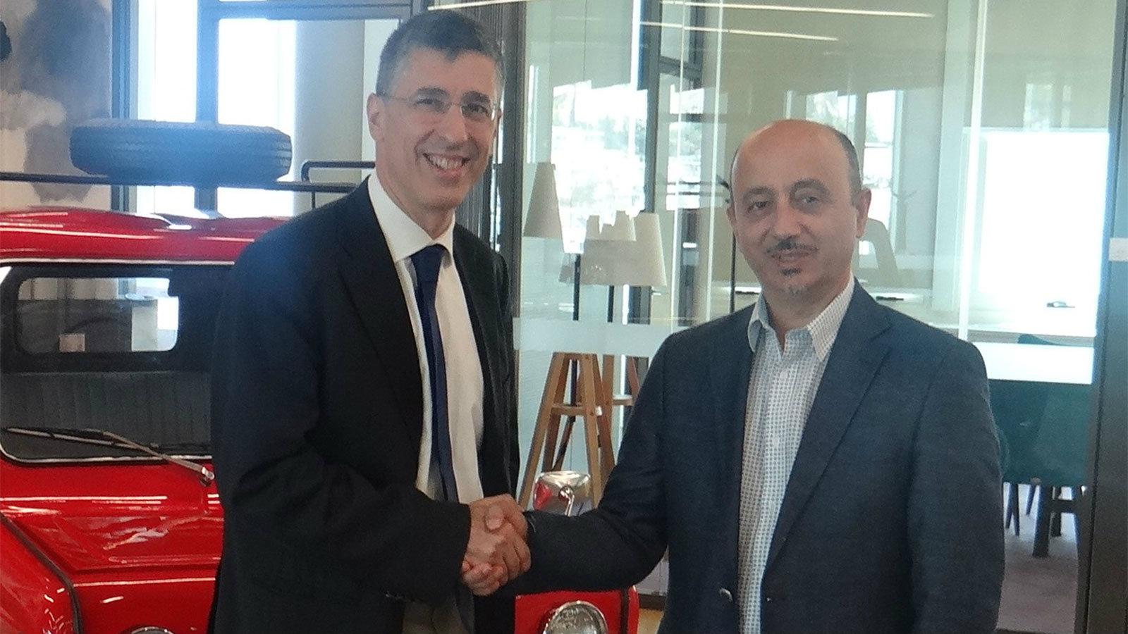 Ο Γιώργος Γιαννής, καθηγητής - διευθυντής Τομέα Μεταφορών και Συγκοινωνιακής Υποδομής ΕΜΠ και ο Γιάννης Ρούντος, Διευθυντής Δημοσίων Σχέσεων και Εταιρ