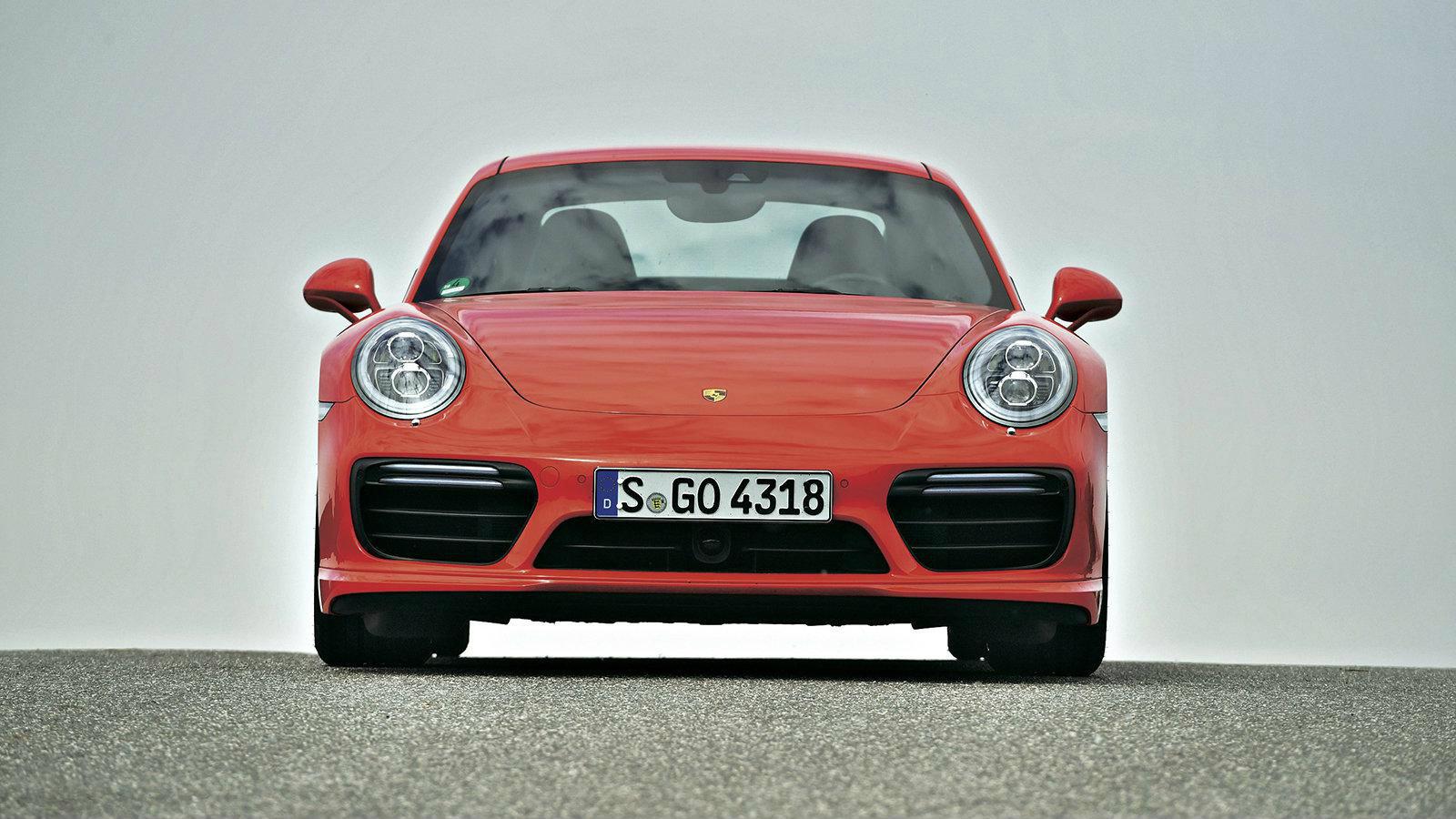 Πετάει στην πίστα η Porsche 