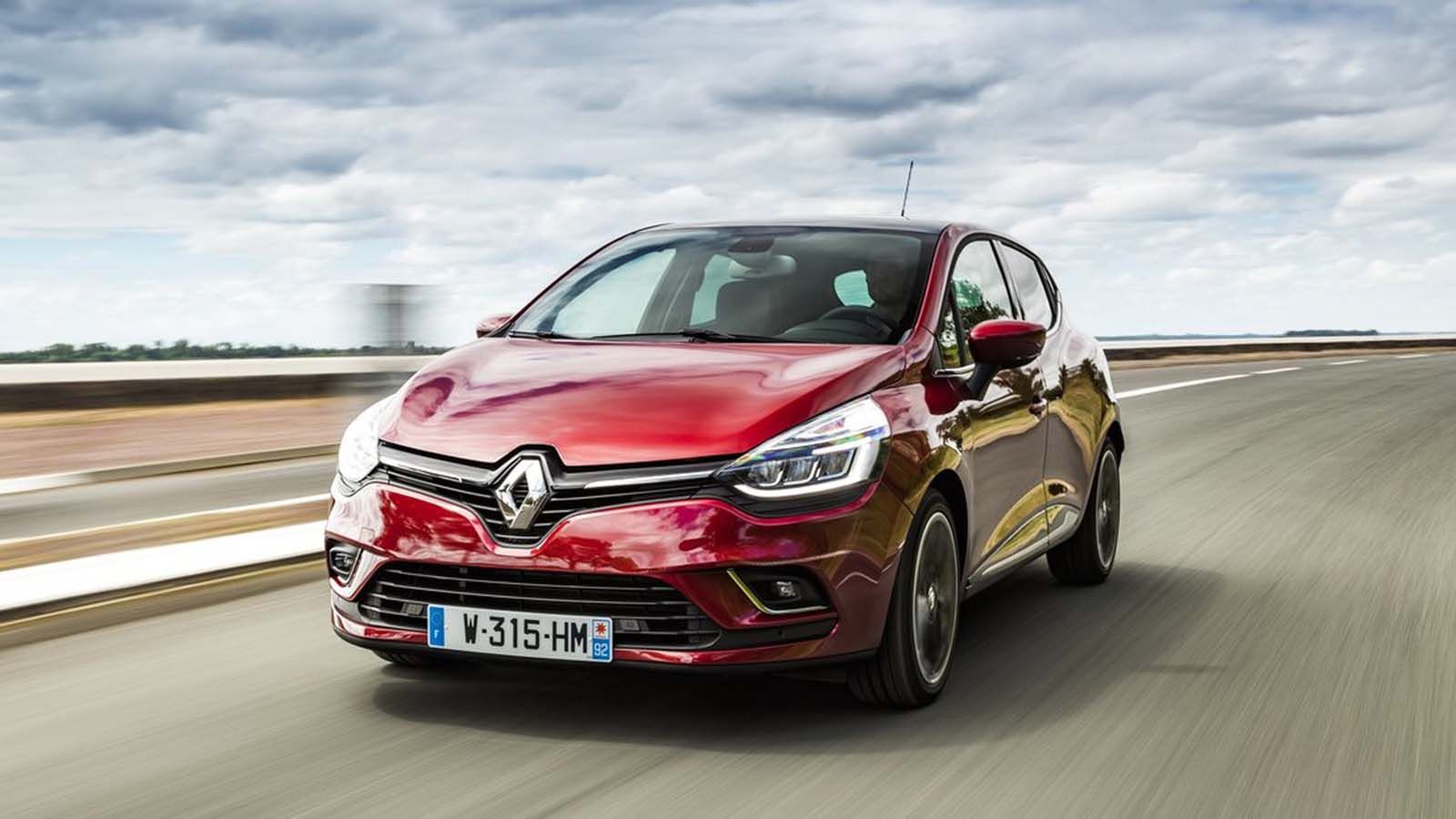 Οι εξοπλιστικές εκδόσεις που το συνοδεύουν είναι τρεις (Αuthentic, Expression και Dynamic).