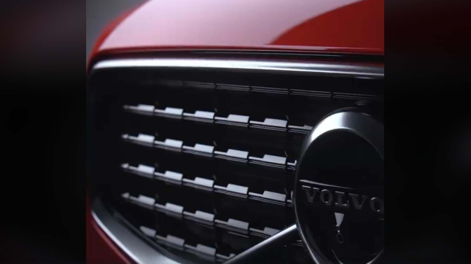 Το μικρό σε μήκος video δείχνει το μοντέλο σε κόκκινη απόχρωση.