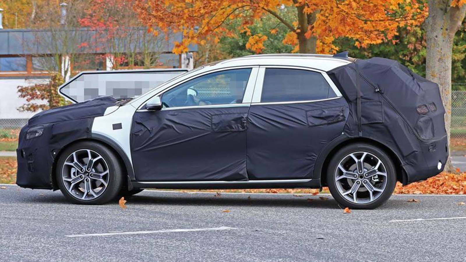 Στη Γενεύη θα κάνει το ντεμπούτο του το νέο crossover της Kia που θα είναι βασισμένο στο Ceed και όπως όλα δείχνουν θα λέγεται Xceed. 