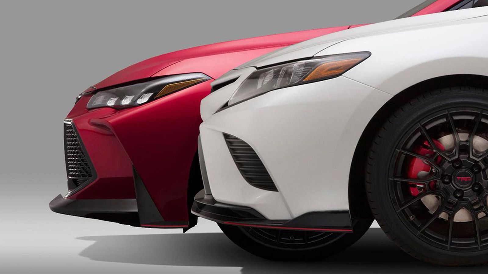 Η ιαπωνική εταιρεία αποκάλυψε στο twitter μια εικόνα από το εμπρός μέρος δύο μοντέλων.