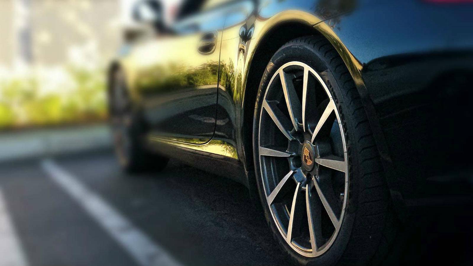 Στην Κόρινθο, τα ελαστικά λέγονται Οικονόμου