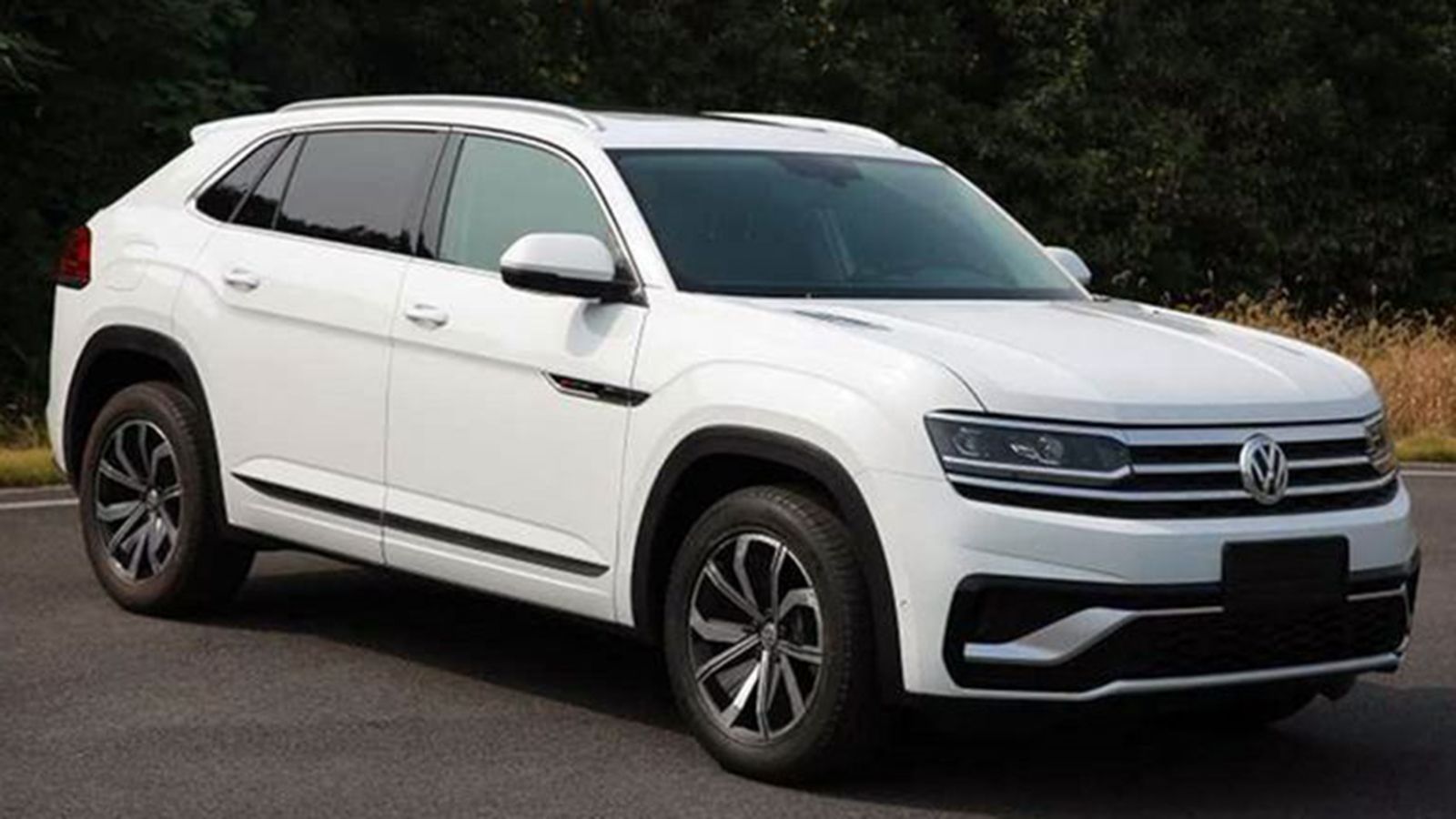 Αισθητικά, το μοντέλο παραγωγής αντλεί στοιχεία από το concept που παρουσιάστηκε νωρίτερα στο χρόνο. 