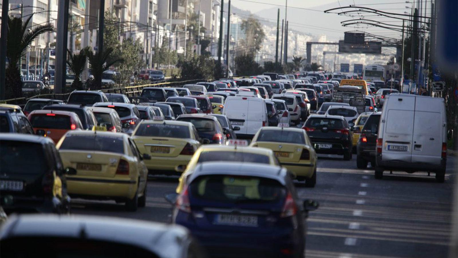 Τρεις ημέρες έχουν μπροστά τους όσοι ιδιοκτήτες οχημάτων δεν έχουν καταβάλει μέχρι σήμερα τα τέλη κυκλοφορίας.