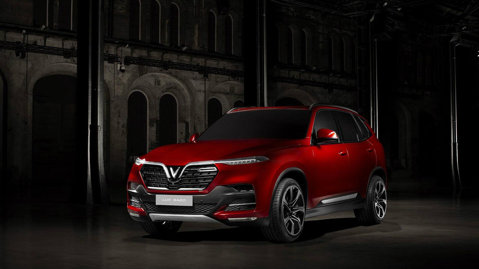 Το πρώτα δύο βιετναμέζικα αυτοκίνητα που έρχονται στην Ευρώπη είναι πλέον γεγονός.