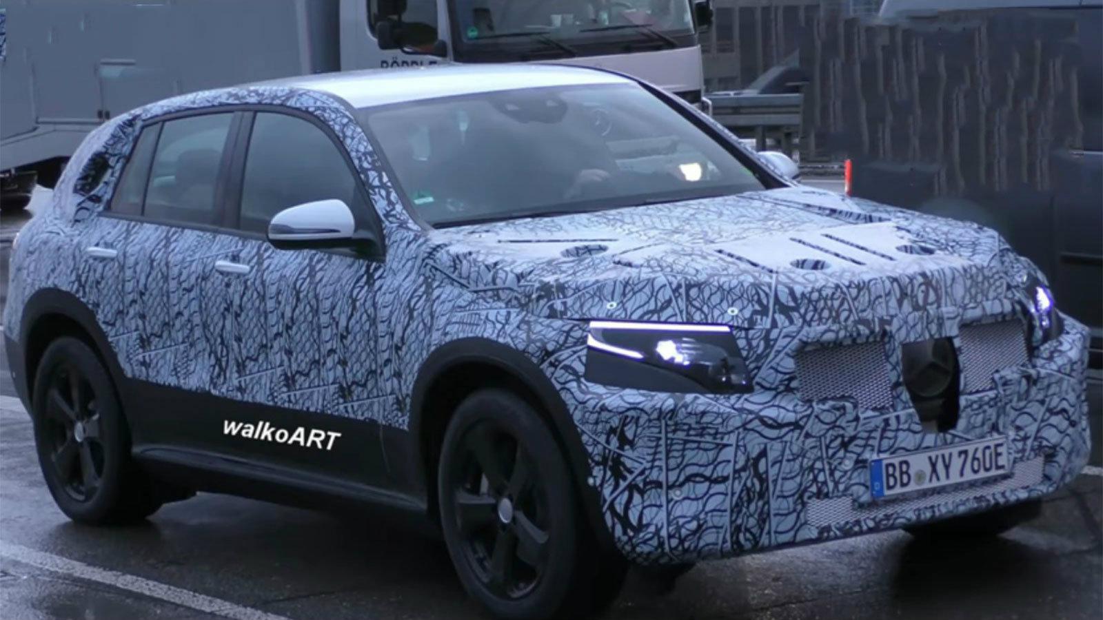 Ένα κατασκοπευτικό βίντεο το οποίο έχει συλλάβει το αμιγώς ηλεκτρικό SUV της Mercedes-Benz, έκανε την εμφάνισή του.