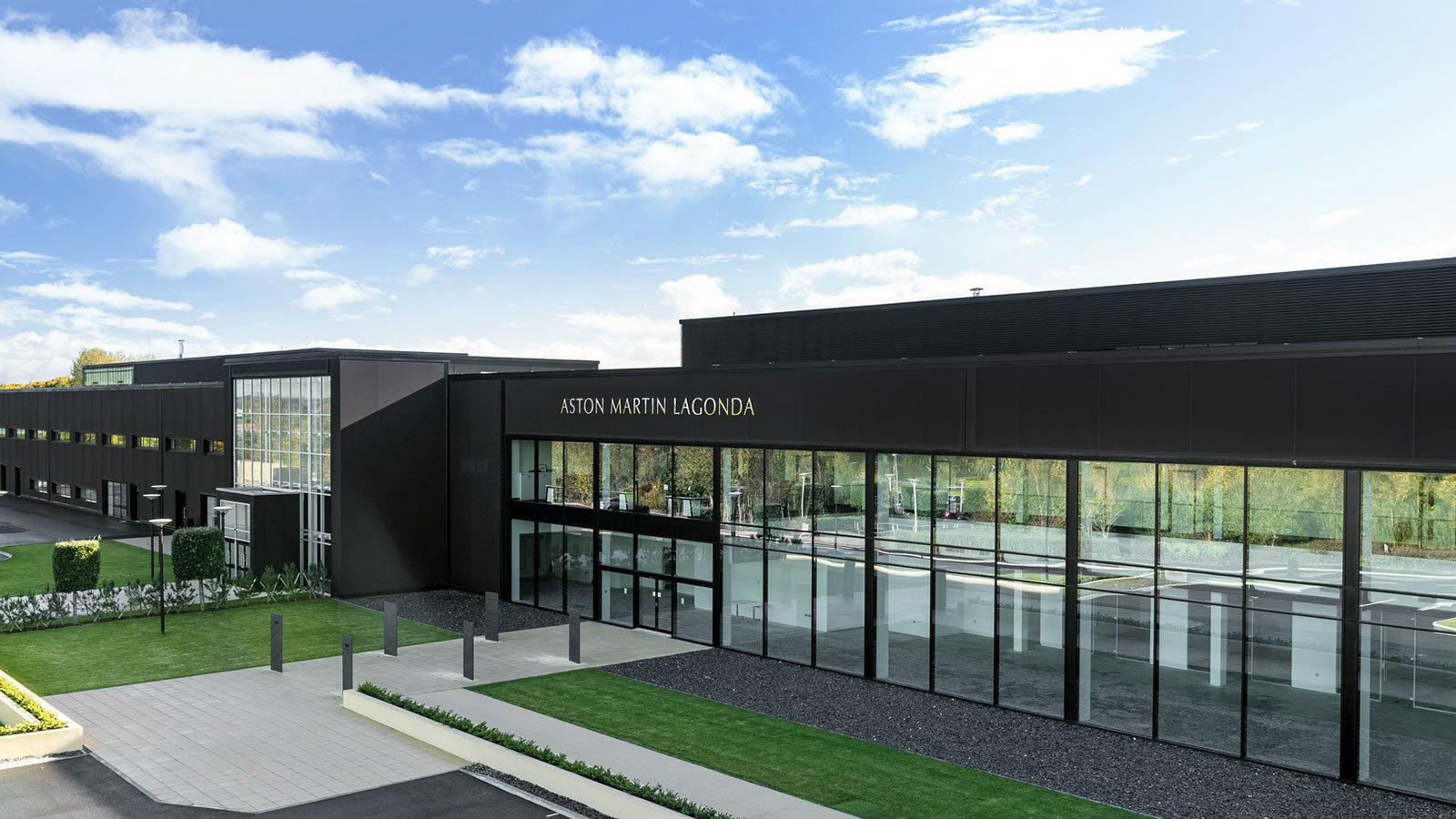 H Aston Martin εργάζεται πάνω στην κατασκευή του πρώτου της SUV, της DBX, με τις πληροφορίες να συνεχίζουν να έρχονται με τη μορφή «χιονοστιβάδας».