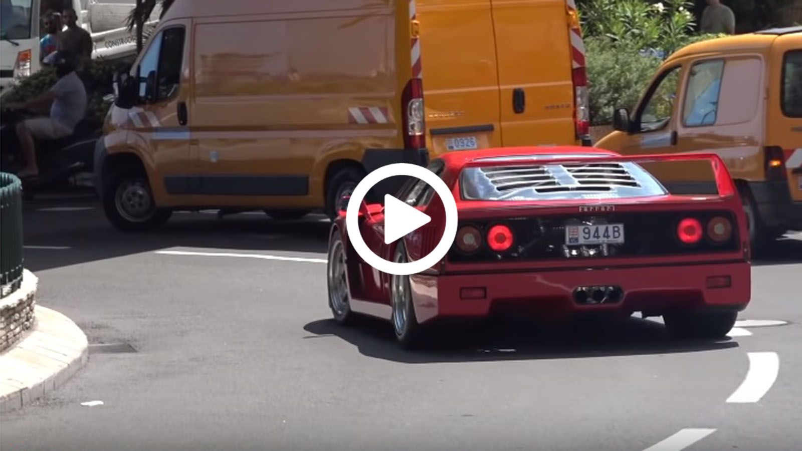 F40 «βολτάρει και πυροβολεί» στο Μονακό