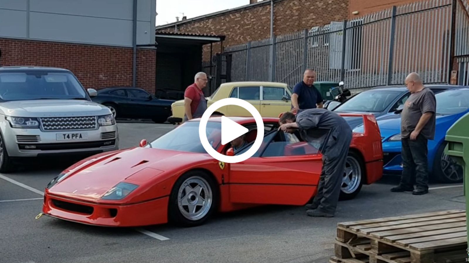 Ferrari F40 σπάει με μια γκαζιά!