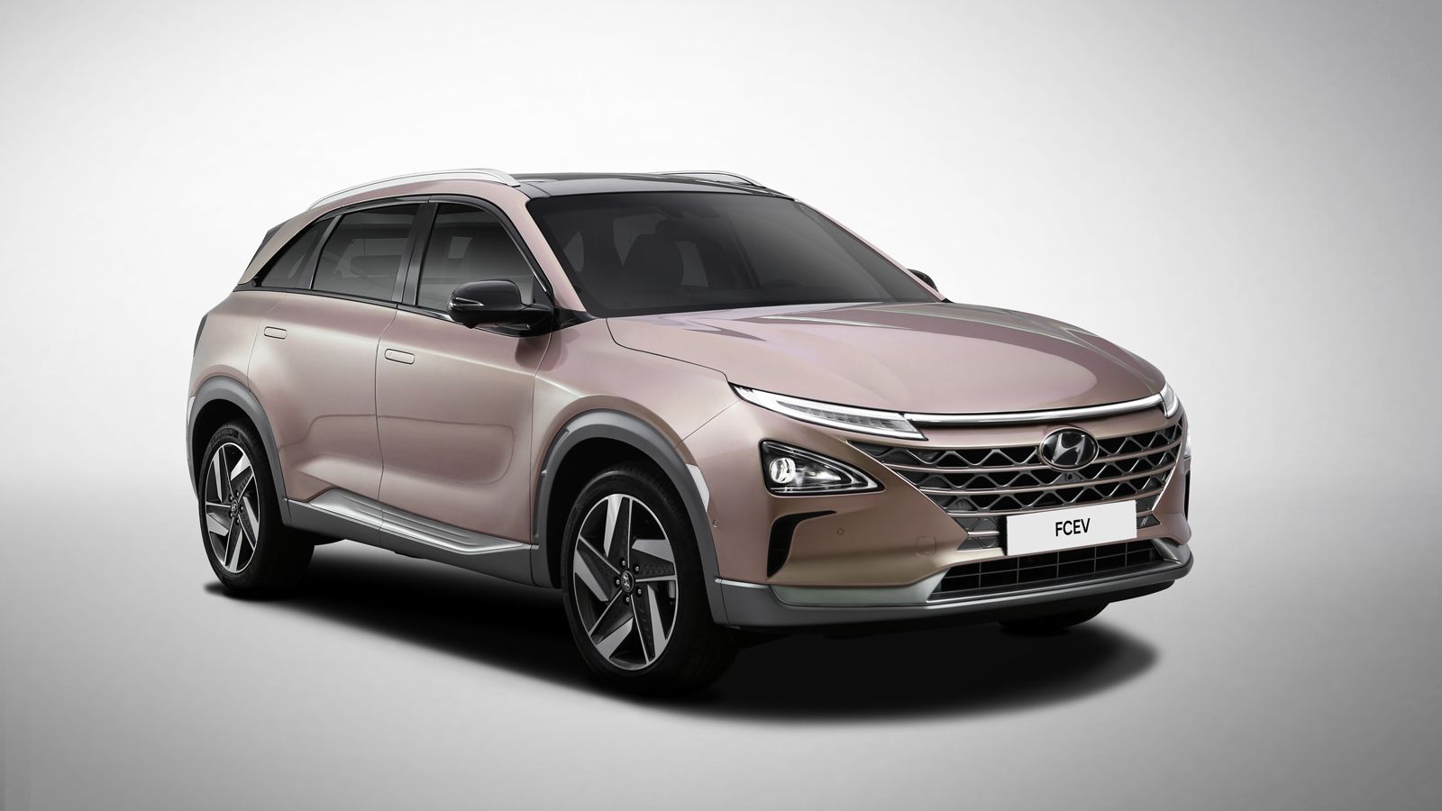 Η Hyundai παρουσιάζει το νέο όχημά της που κινείται κυψέλες υδρογόνου (fuel cell electric vehicle ή απλά FCEV). Το επίσημο ντεμπούτο το οχήματος θα γί