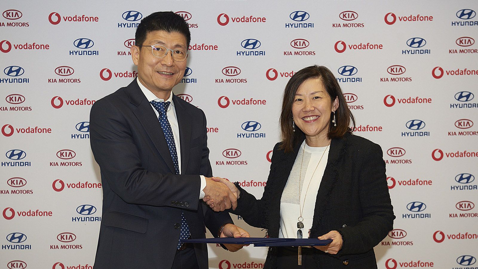 Η Hyundai και η Kia προχώρησαν σε μια νέα πανευρωπαϊκή στρατηγική συνεργασία με τη Vodafone.