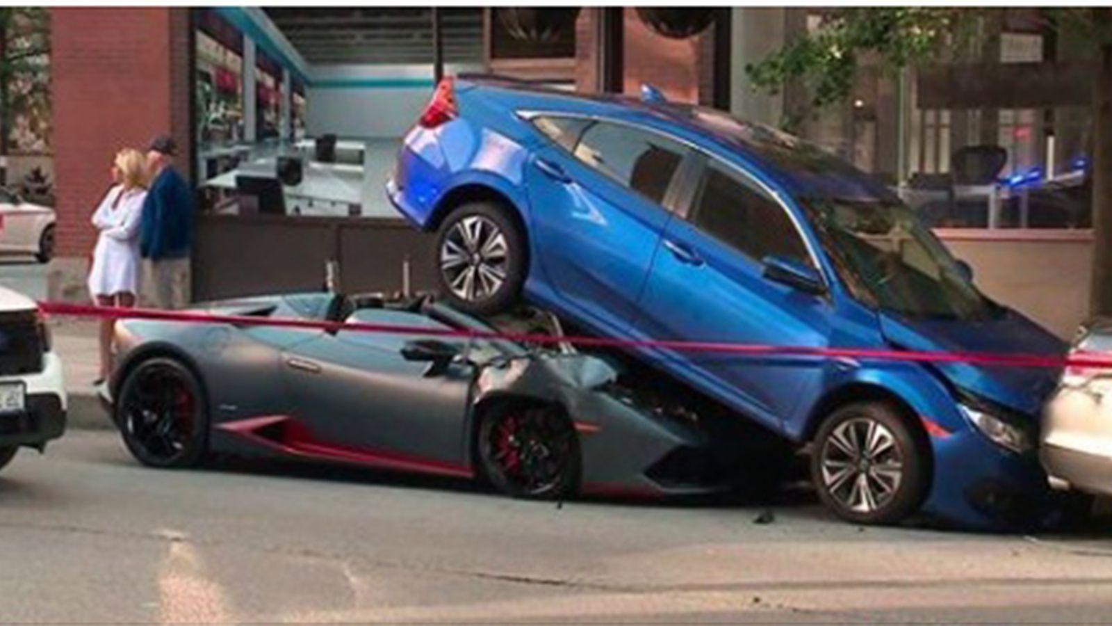 Ευτυχώς δεν υπήρξε κανένας τραυματισμός.