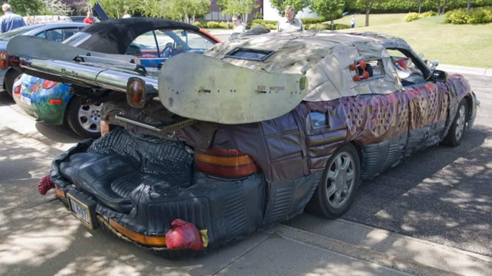 Όλα τα λεφτά το καναπεδάκι.