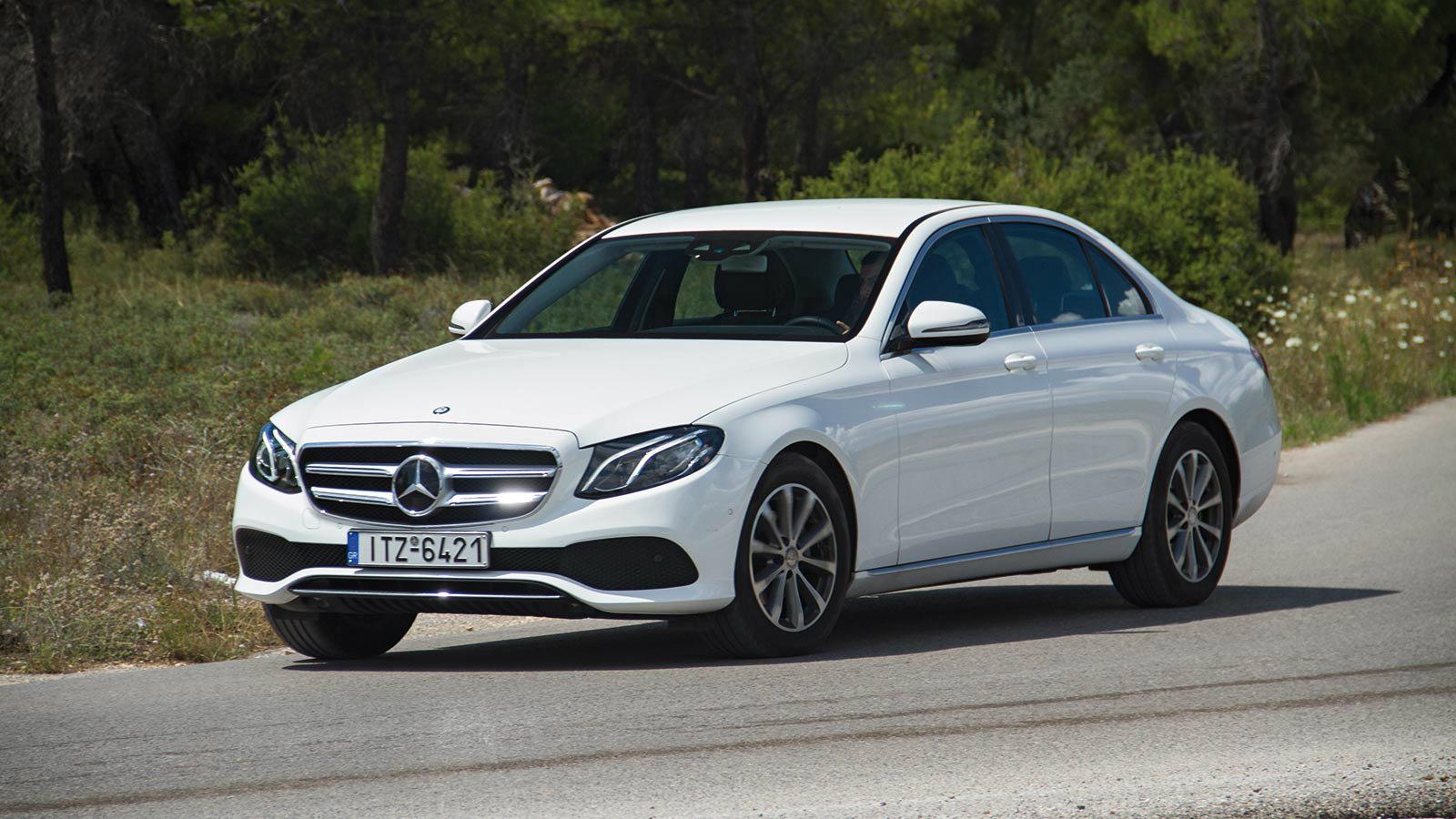 Παντρεύει εξαίσια το μοντέρνο στυλ με τον σπορτίφ χαρακτήρα.