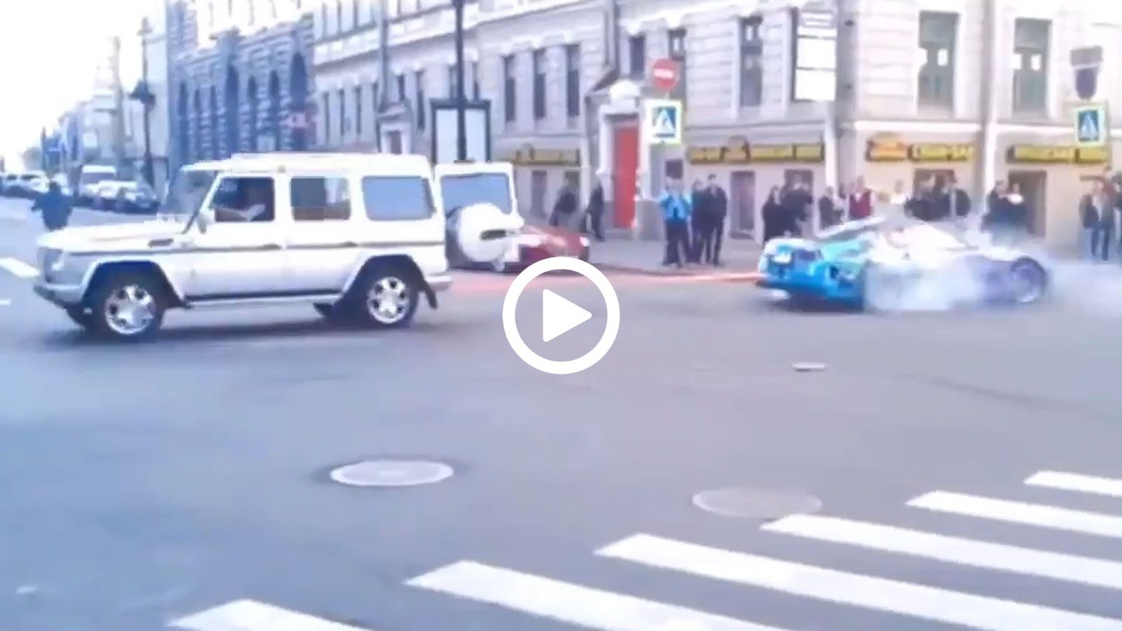 Mercedes G-Class τραβά από μια Supra μέχρι 3 καρότσες!