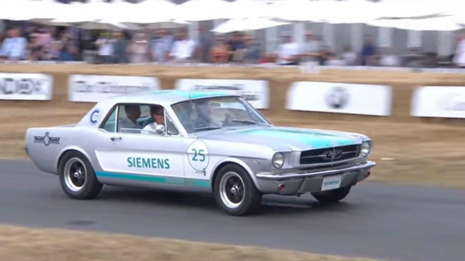 H αυτόνομη Mustang ολοκλήρωσε έστω και με προβλήματα τη διαδρομή μήκους περίπου 1.6 χιλιομέτρων. 