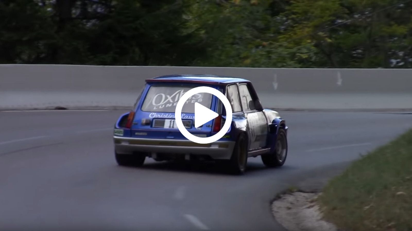 Ένα 20χρονο Renault 5 Turbo παραδίδει μαθήματα ράλι!
