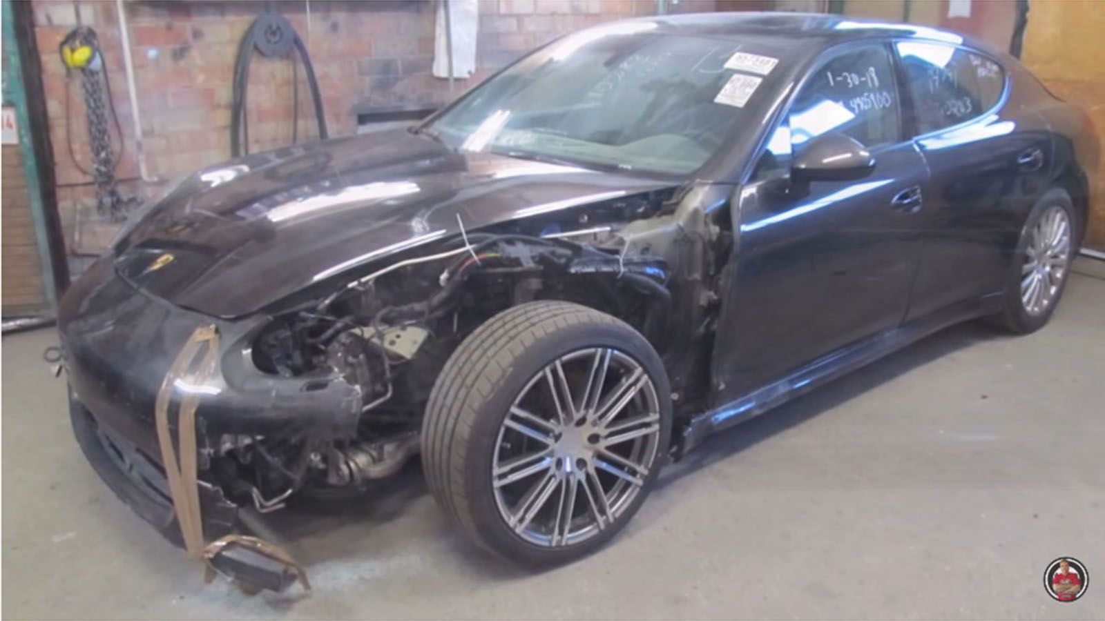 Η απόλυτη μεταμόρφωση για τρακαρισμένη Panamera (+vid)