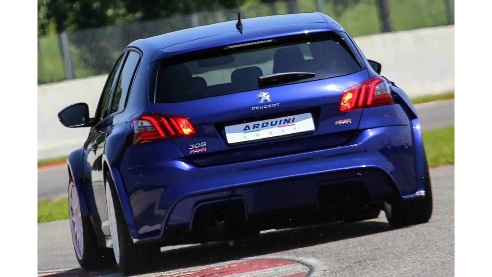 Το αυτοκίνητο εξοπλίζεται ακόμα με νέες ζάντες, ελαστικά Michelin Pilot Sport Cup 2, προσαρμοζόμενη ανάρτηση KW και φρένα Brembo.