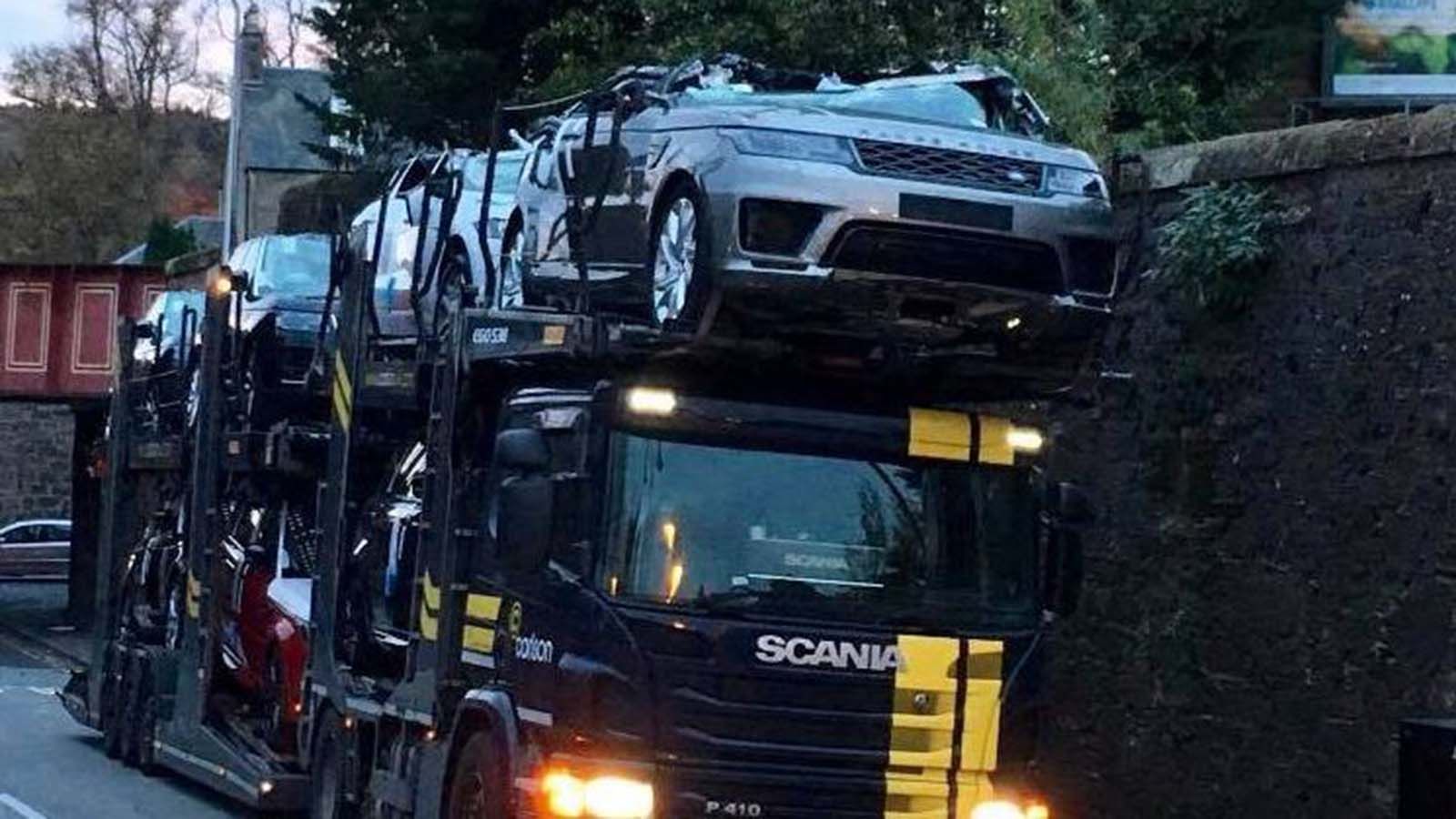 Δείτε την κατάσταση των δύο Range Rover.