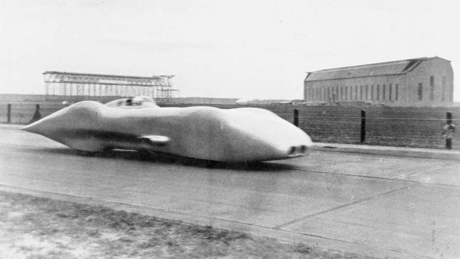 Στις 28 Ιανουαρίου του 1938 η Mercedes μέσω της W125, που οδηγήθηκε από τον Rudolf Caracciola, κατάφερε να κάνει δικό της το ρεκόρ ταχύτητας σε δημόσι