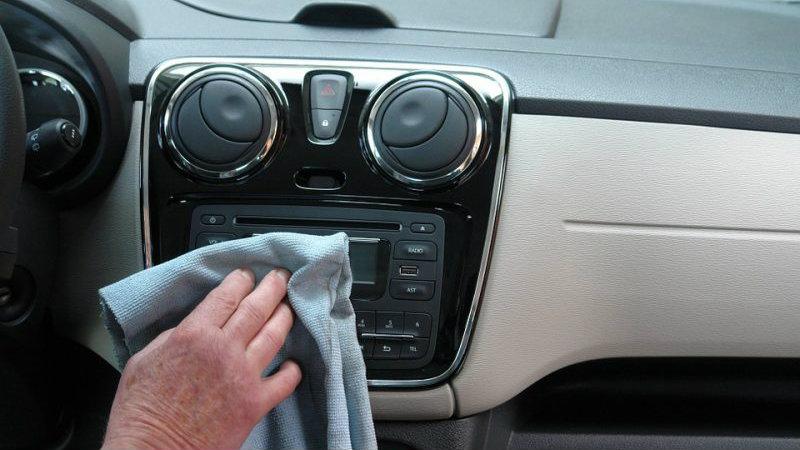 Πώς θα κάνεις το ταμπλό σαν καινούριο!