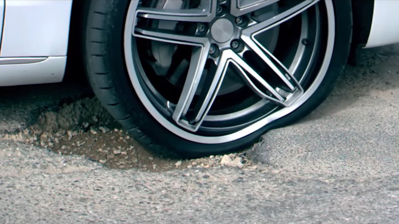 Η Michelin αναφέρει πως τα πλεονεκτήματα αυτής της τεχνολογίας είναι πολλαπλά.