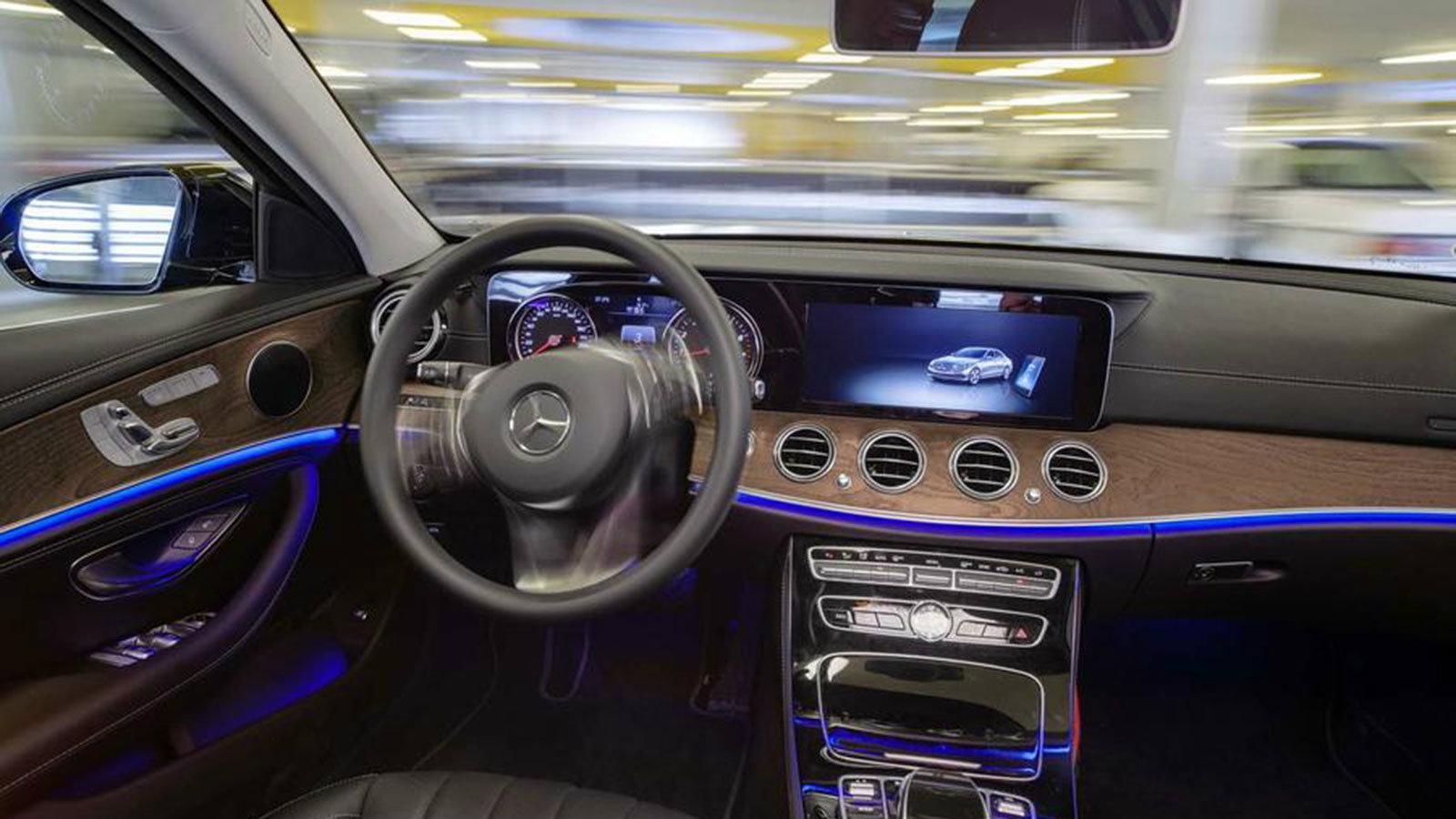 Το πρώτο αυτόνομο πάρκινγκ στον κόσμο από τη Mercedes-Benz