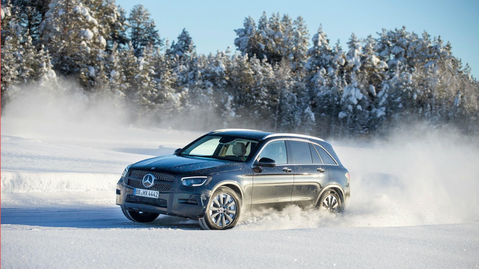 Παρά το καμουφλάζ, μπορεί να ξεχωρίσει κάποιος τα νέα μικρά φωτιστικά σώματα Led, τα οποία και ενσωματώνονται αρμονικά στο κομψό αμάξωμα. 