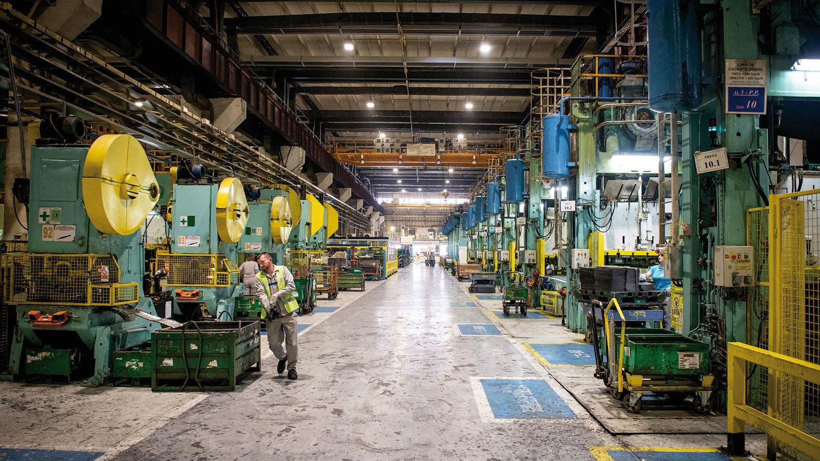 Στη Dacia παρά την αυτοματοποίηση,  το 67,2% των εργασιών εξακολουθούν να γίνονται με το χέρι.