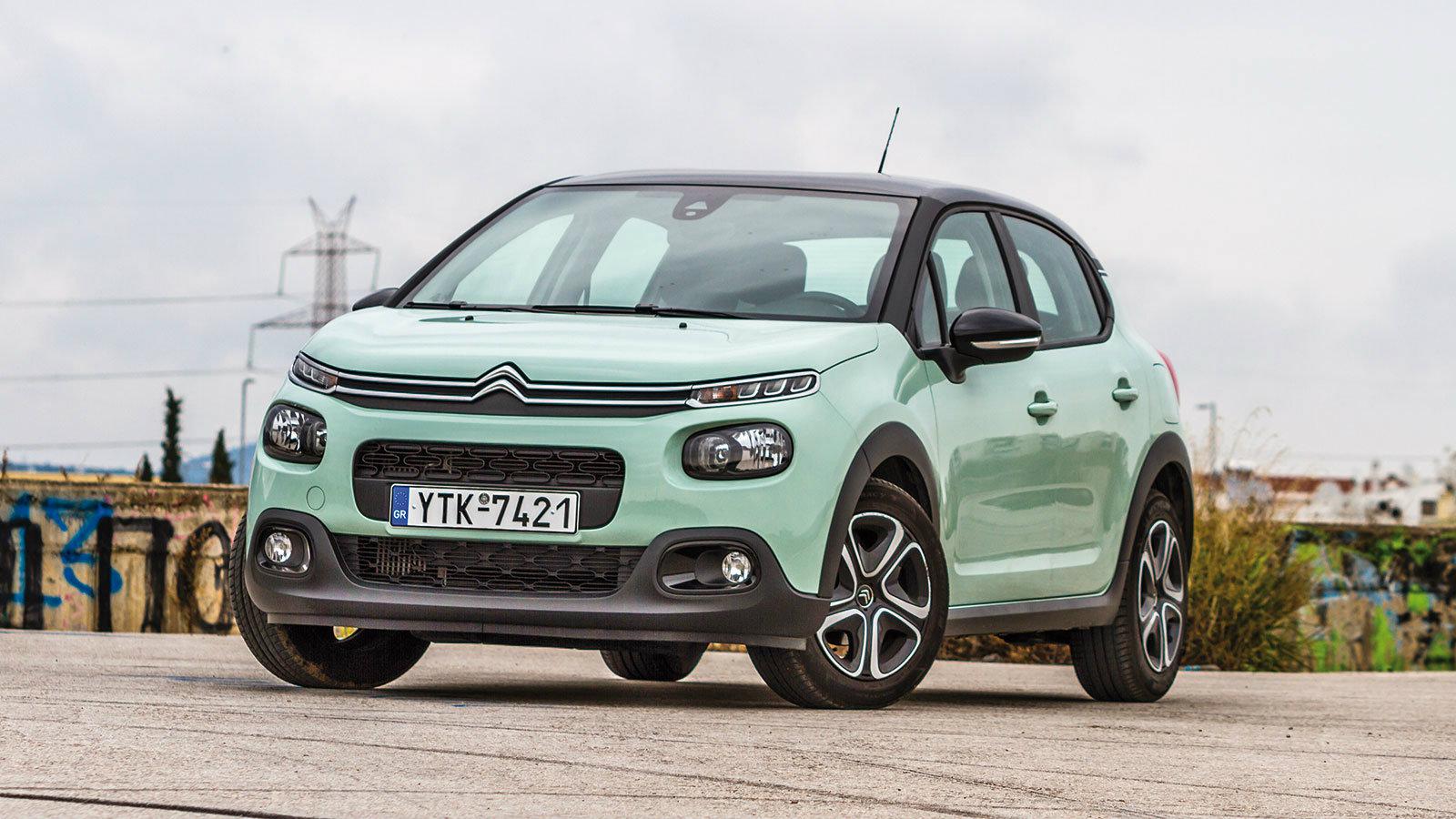 Εντυπωσιακό από μόνο του, μα το φιστικί χρώμα έκανε τα περισσότερα κεφάλια να γυρίσουν.