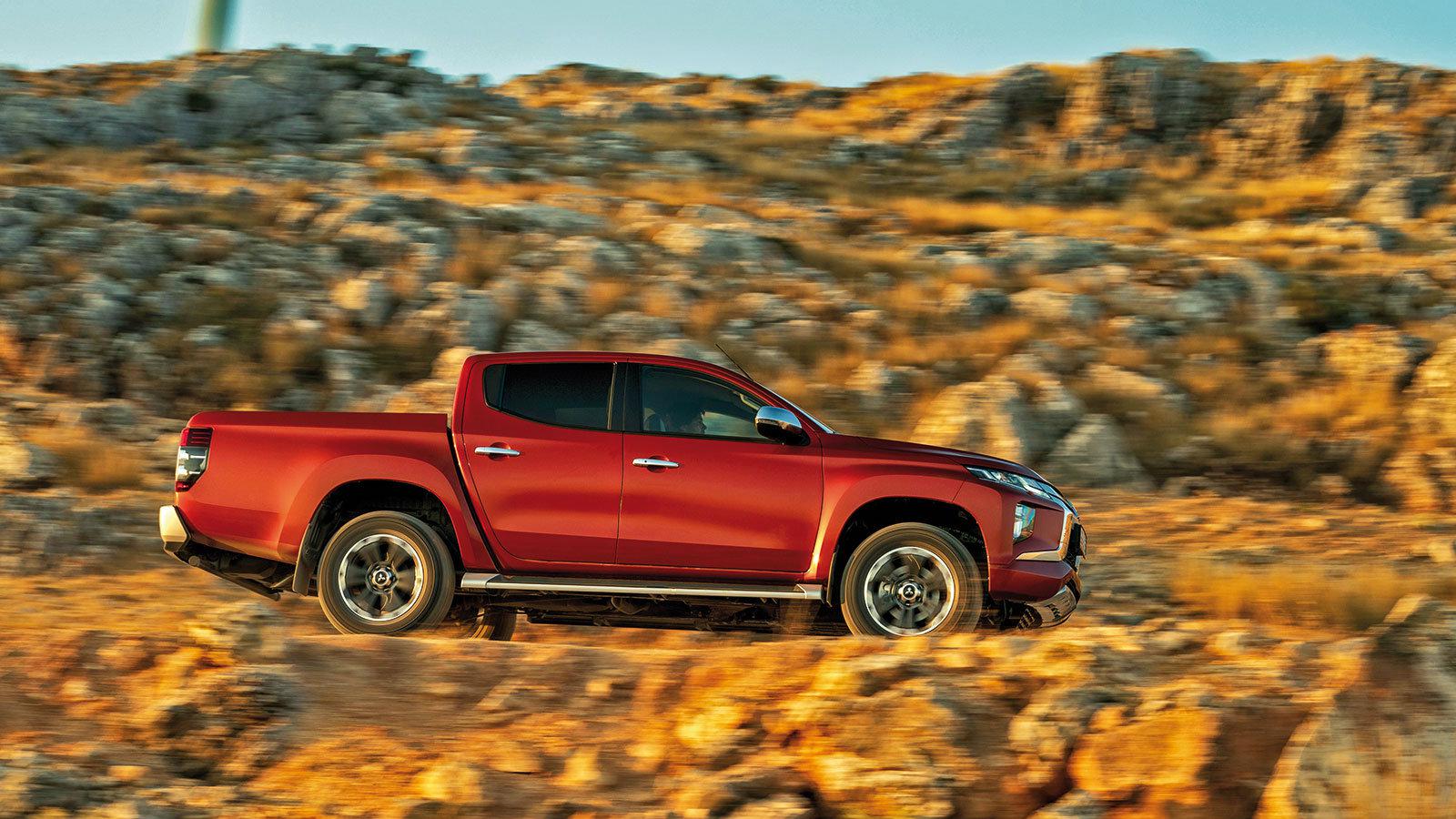  Στο χώμα, οι δυνατότητες του αυτοκινήτου πραγματικά ατελείωτες!