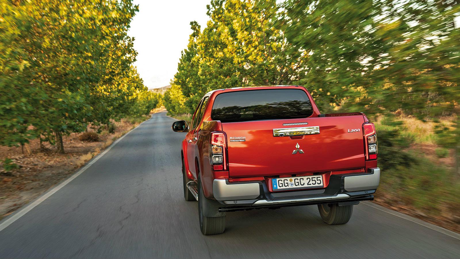 Αγρίμι στο χώμα, σαν SUV στην άσφαλτο