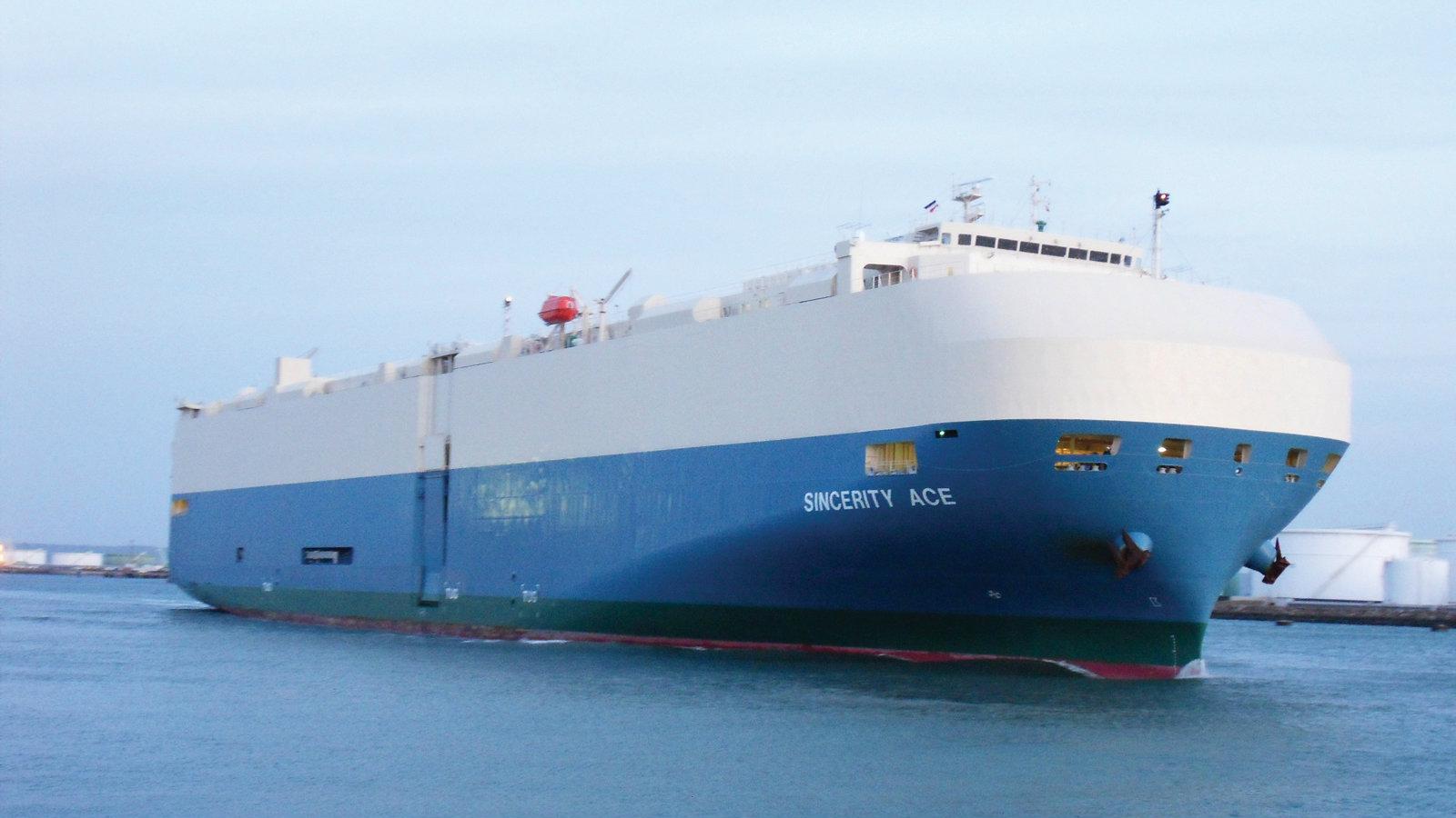 Το ακυβέρνητο πλοίο Sincerity Ace.
