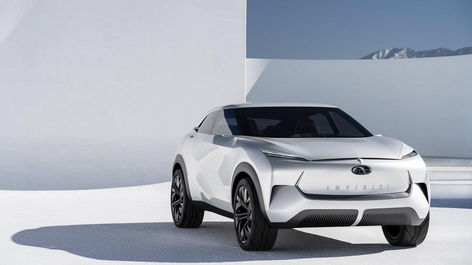 Η έλλειψη μιας μεγάλης μηχανής εσωτερικής καύσης επέτρεψε στους σχεδιαστές να δώσουν μια καμπυλωτή μάσκα με λεία επιφάνεια και ένα φωτισμένο λογότυπο 