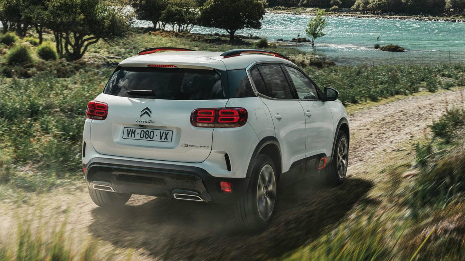 Στο diesel, o 1,5 BlueHDi των 130 ίππων με μηχανικό κιβώτιο θα διατίθεται από 25.000 ευρώ στην βασική έκδοση Live.