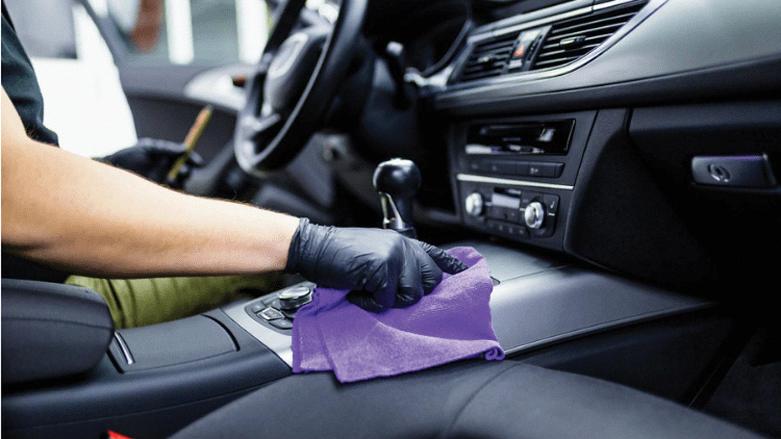 5 βήματα για να καθαρίσετε τα πλαστικά του εσωτερικού