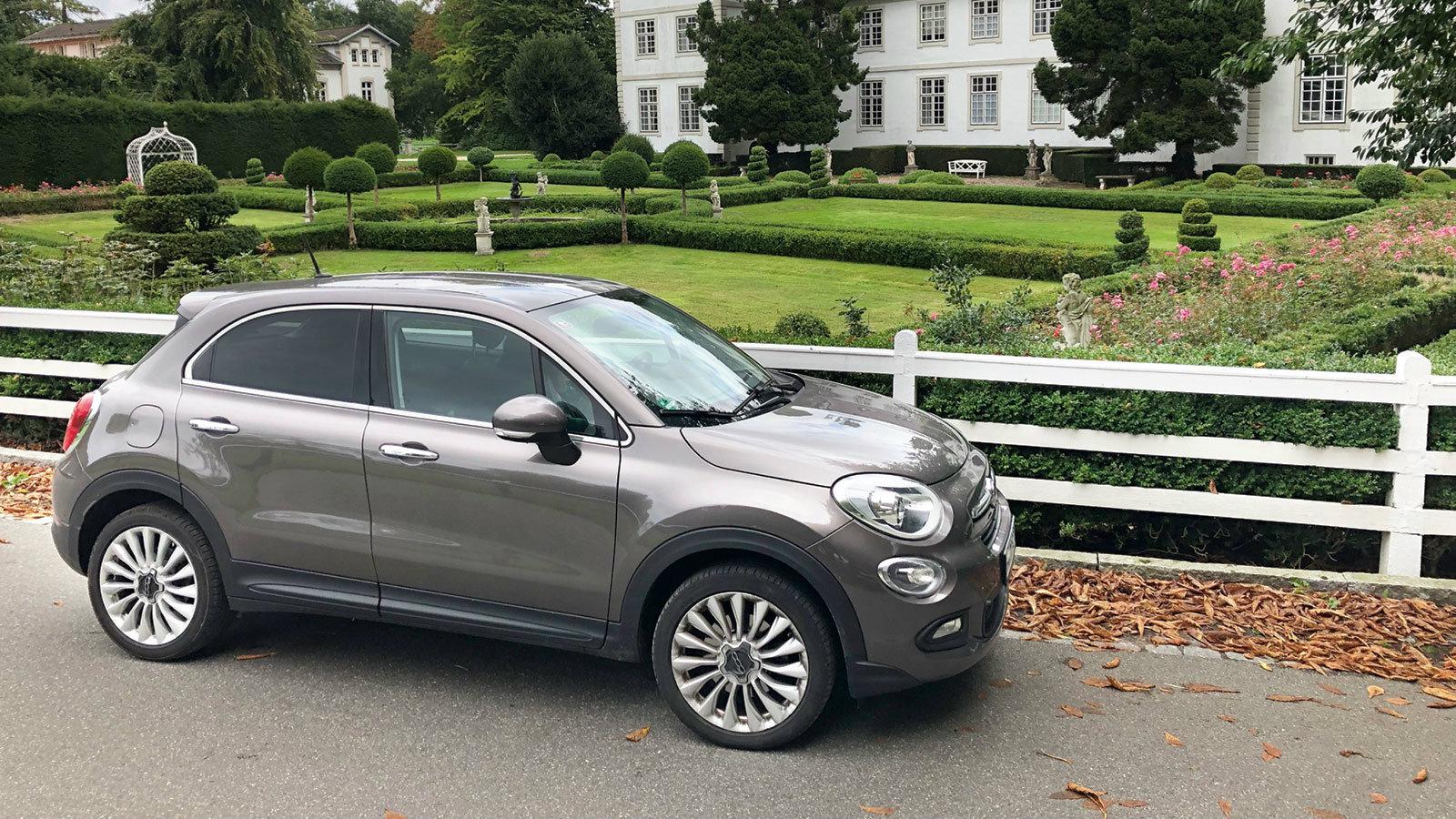 Κομψό, νεανικό και ιδιαίτερο το 500 Χ στην εικονιζόμενη έκδοση «Magnetico Bronze» 