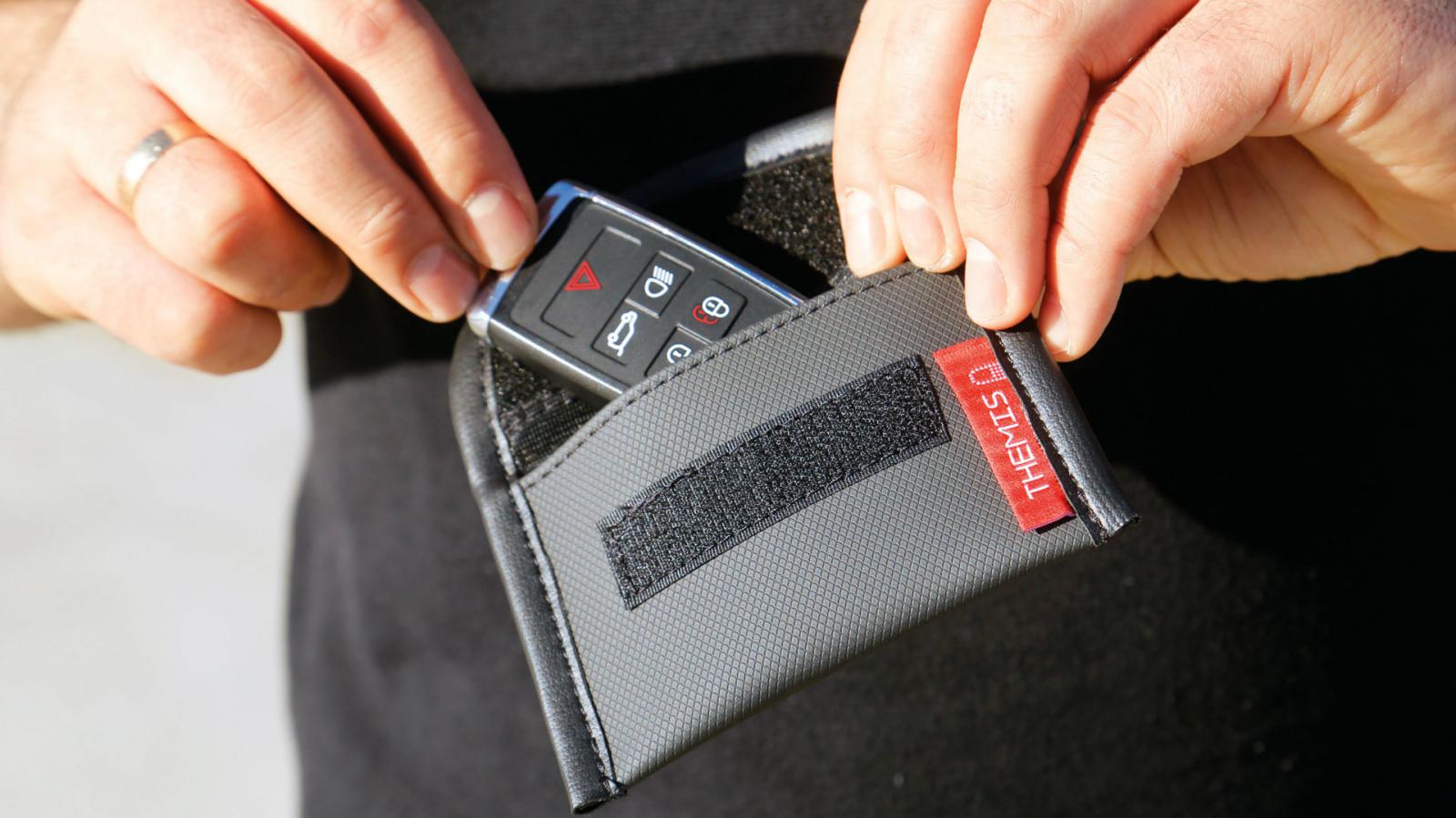 Κλειδί
Προστατεύστε με σακούλες που διαθέτουν μεταλλικά πλέγματα. Αλλά τότε ποιος ο λόγος να έχεις Keyless Go;