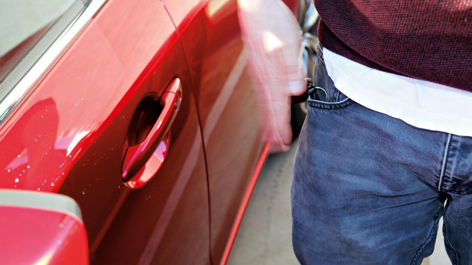 Κτυπήστε δύο φορές για ενεργοποίηση
Δύο γρήγορα χτυπήματα είναι αρκετά για να ενεργοποιήσουν ξανά το κλειδί απομακρυσμένης πρόσβασης. Τιμή: 159 Ευρώ 