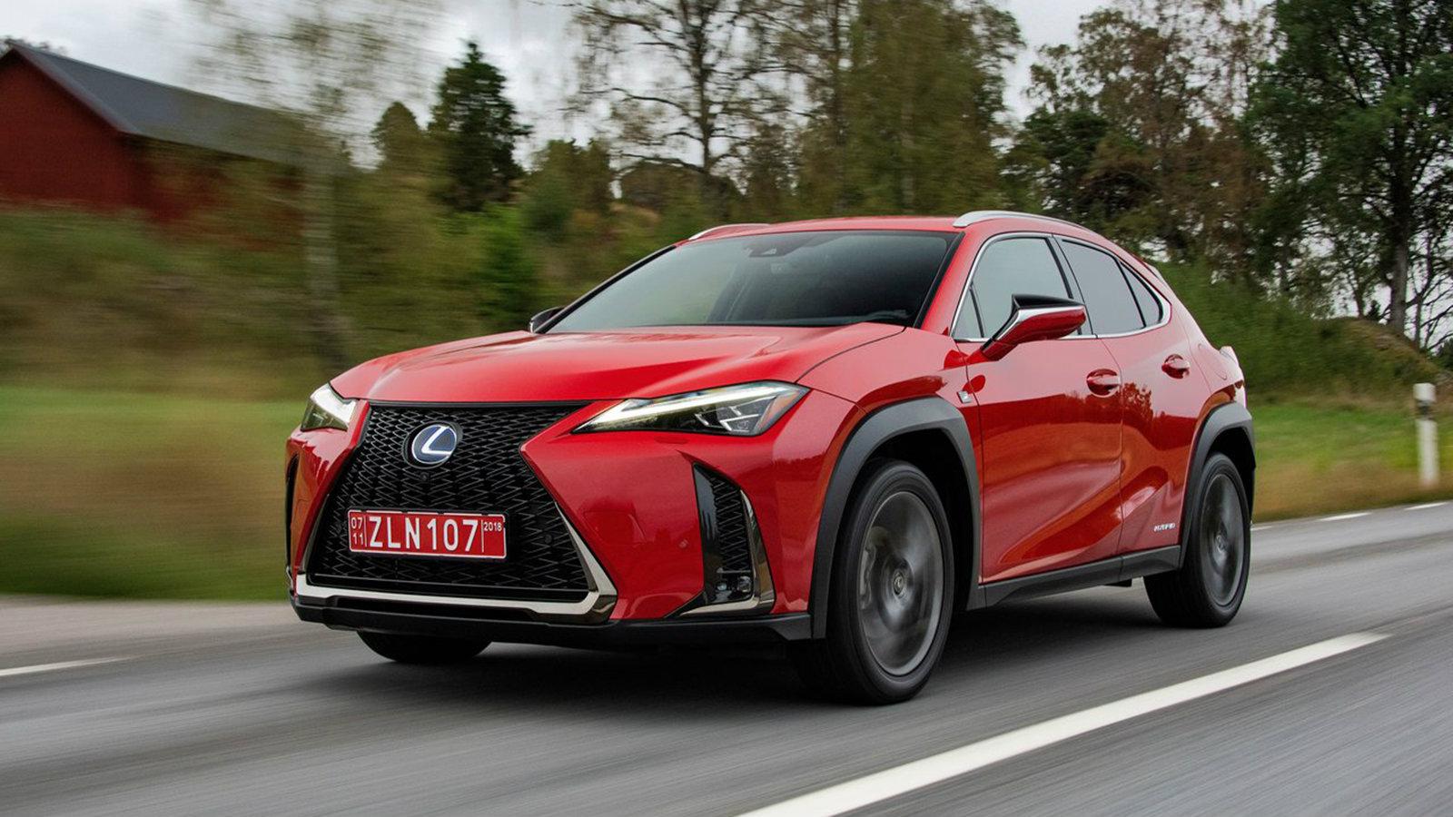 Το μικρό crossover διατίθεται με τέσσερα επίπεδα εξοπλισμού στις δικίνητες εκδόσεις.