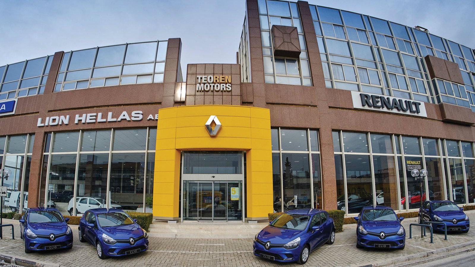 Παράδοση 5 καινούργιων Renault Clio στους πυροπαθείς