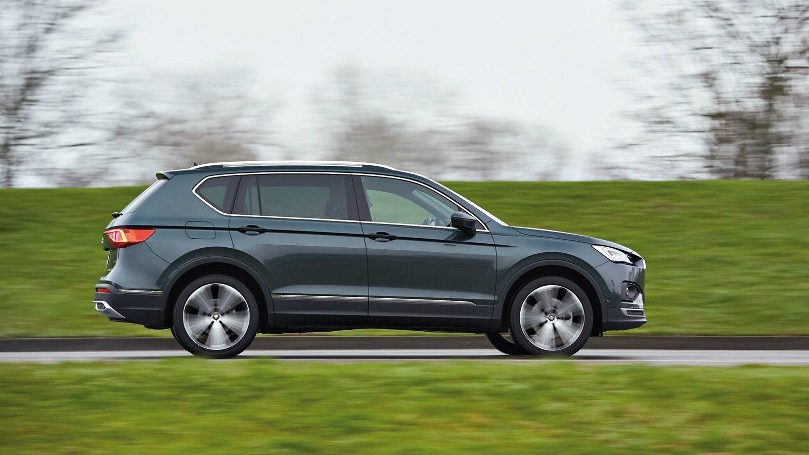 Το Tarraco βασίζεται στην ίδια πλατφόρμα με το Skoda Kodiaq, είναι όμως κατά 4 εκατοστά μεγαλύτερο από αυτά, καθώς το μήκος του ανέρχεται σε 4,74 μέτρ