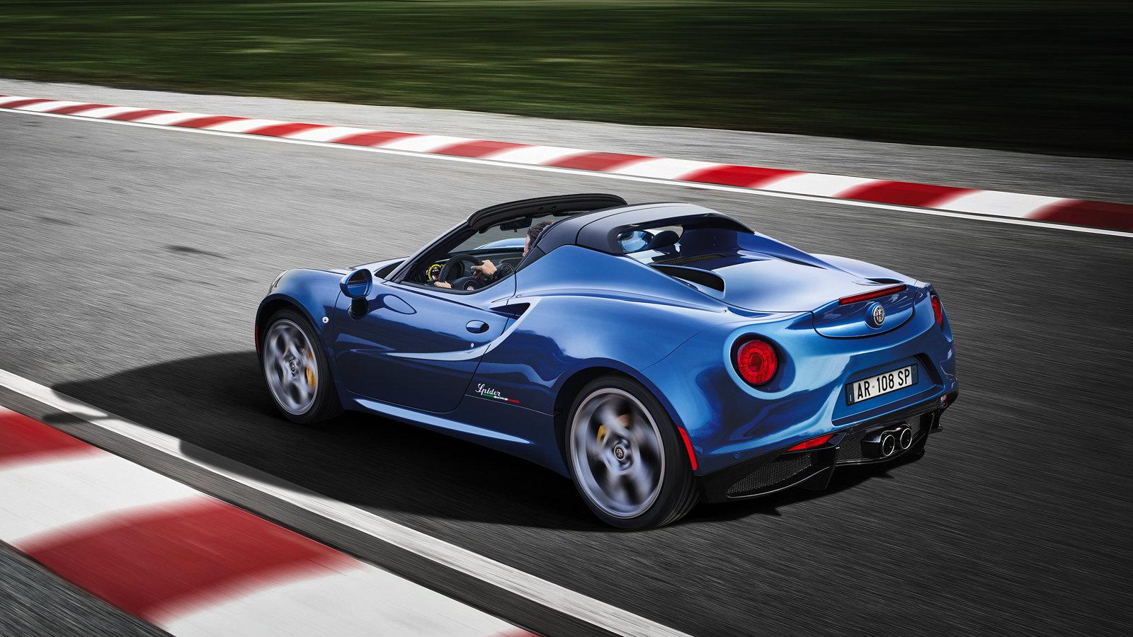 Κάτω από το καπό πηγάζει ο ίδιος υπερτροφοδοτούμενος κινητήρας των 1,75 λίτρων.